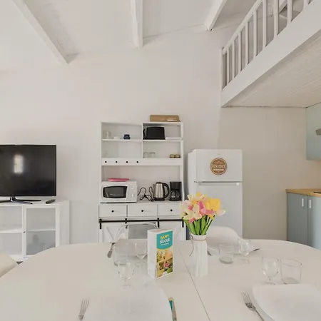 500 M De La Plage, 2 Adultes 2 Enfants 아파트